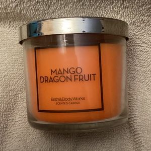 Bath & Body Works MANGO DRAGON FRUIT Candle 1 wick 4 oz.